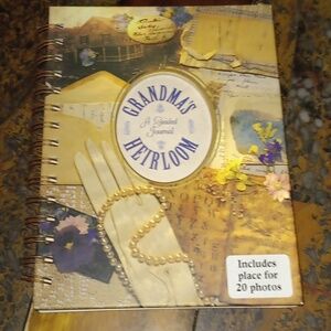 Grandmas Heirloom: A Guided Journal